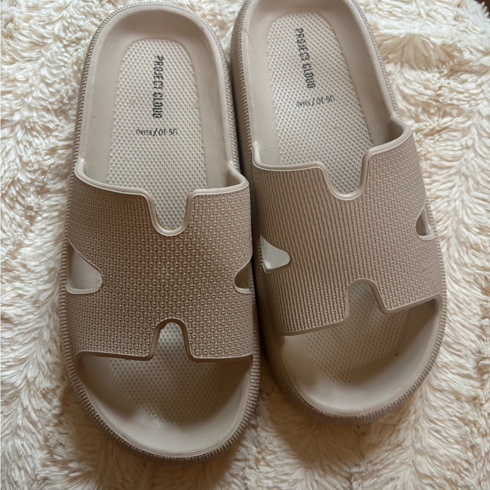 Beige Super Comfy Women's Sandals